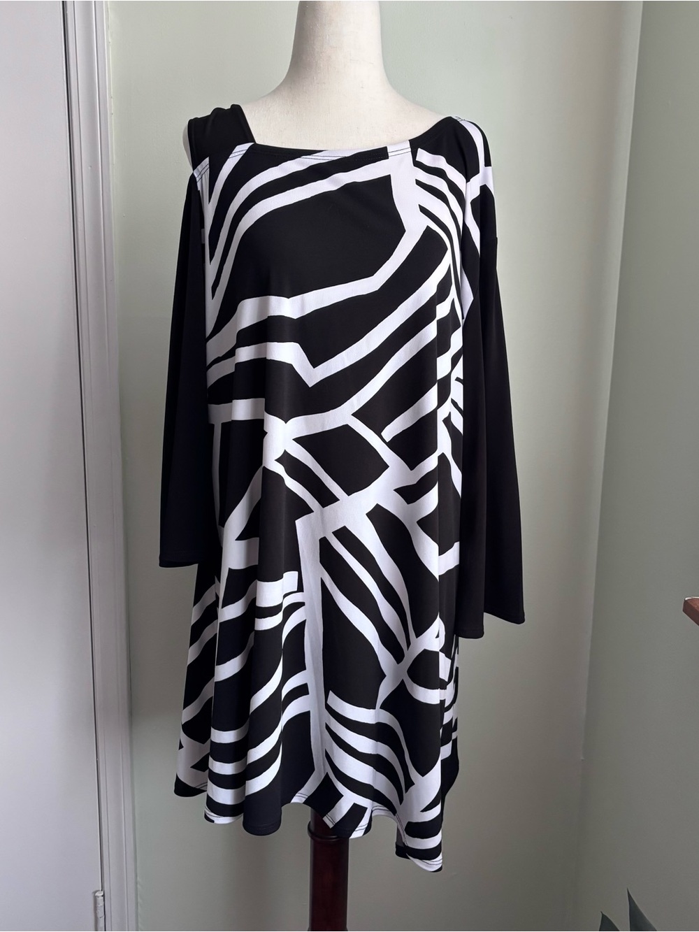 Clara sun woo size 1X Black & White Abstract Swing Dress